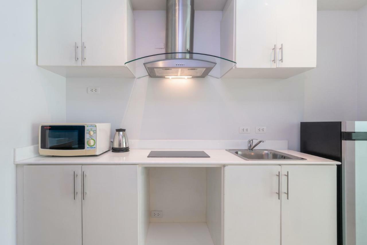 Condor Apartment Nai Harn Exteriér fotografie