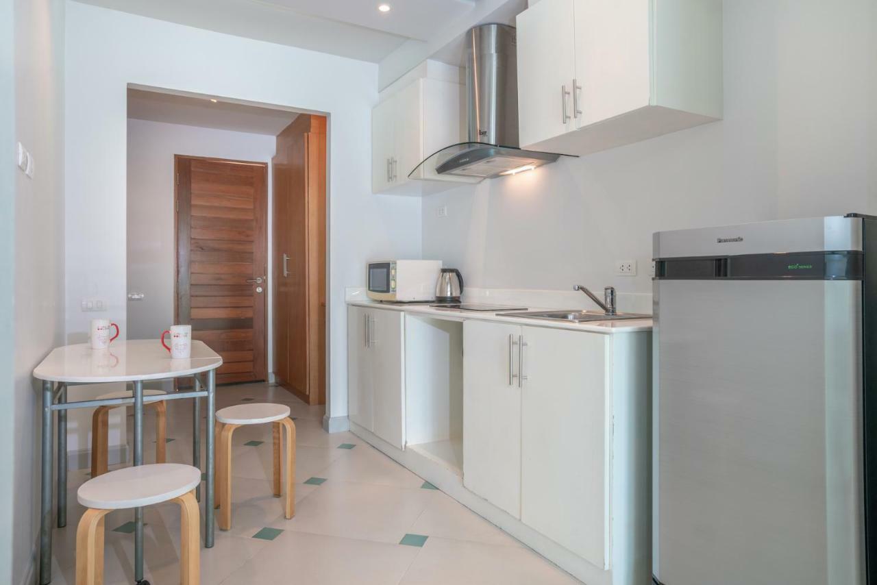 Condor Apartment Nai Harn Exteriér fotografie