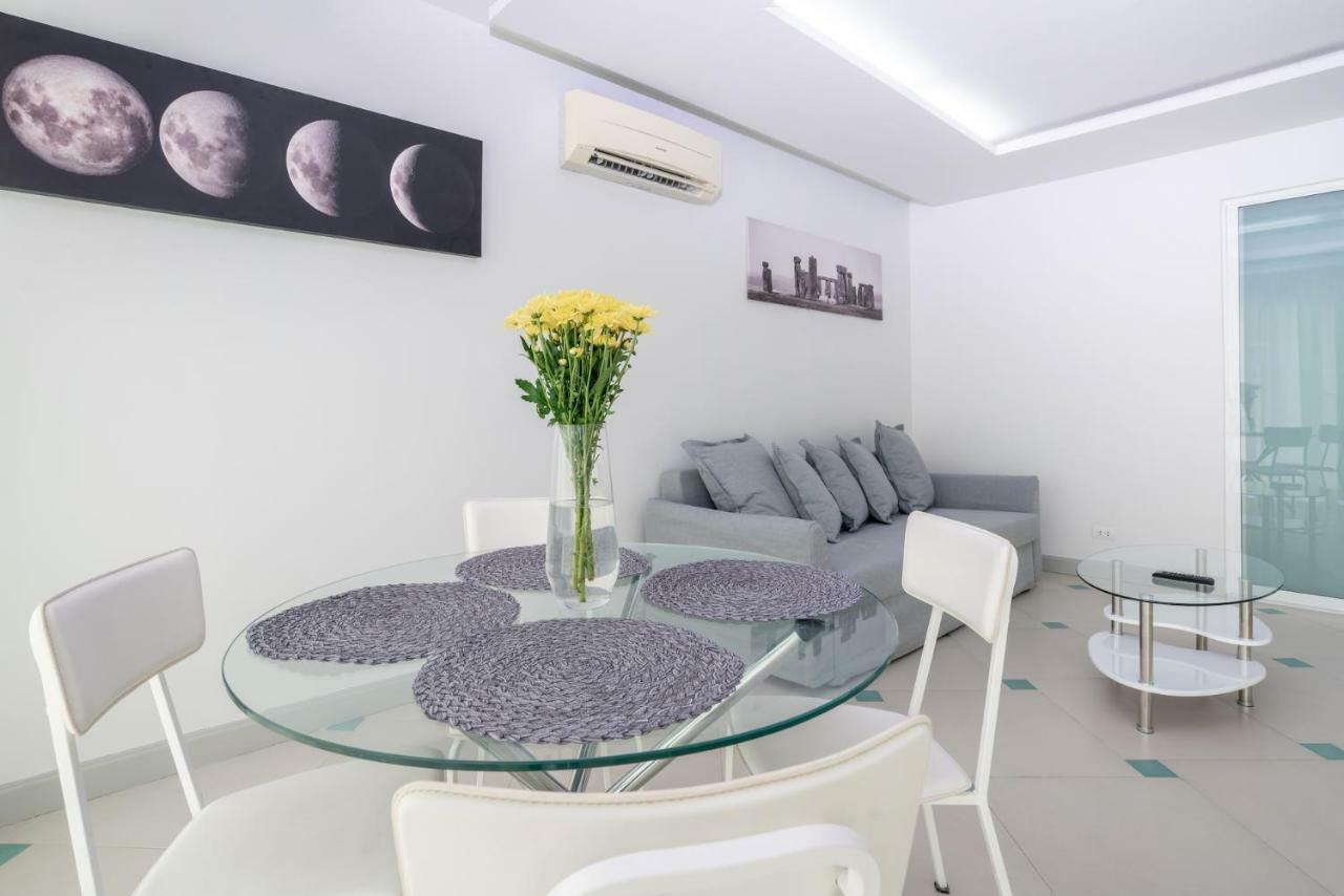Condor Apartment Nai Harn Exteriér fotografie
